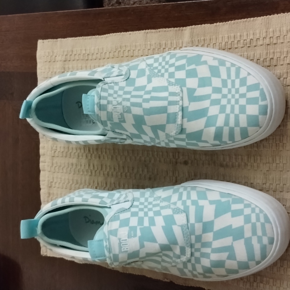 Diamond supply Co greenish and white worn once like New